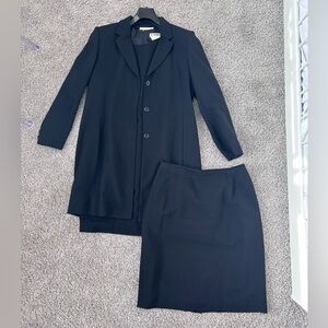 Holy Renfrew Classics 3-piece ladies' suit.